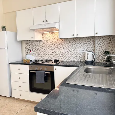 Serenity Sunset - * Λάρνακα